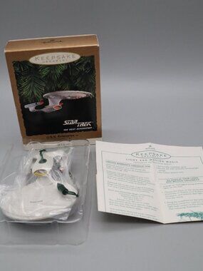 1993 Hallmark Magic Keepsake Ornament Star Trek TNG U.S.S. Enterprise Christmas